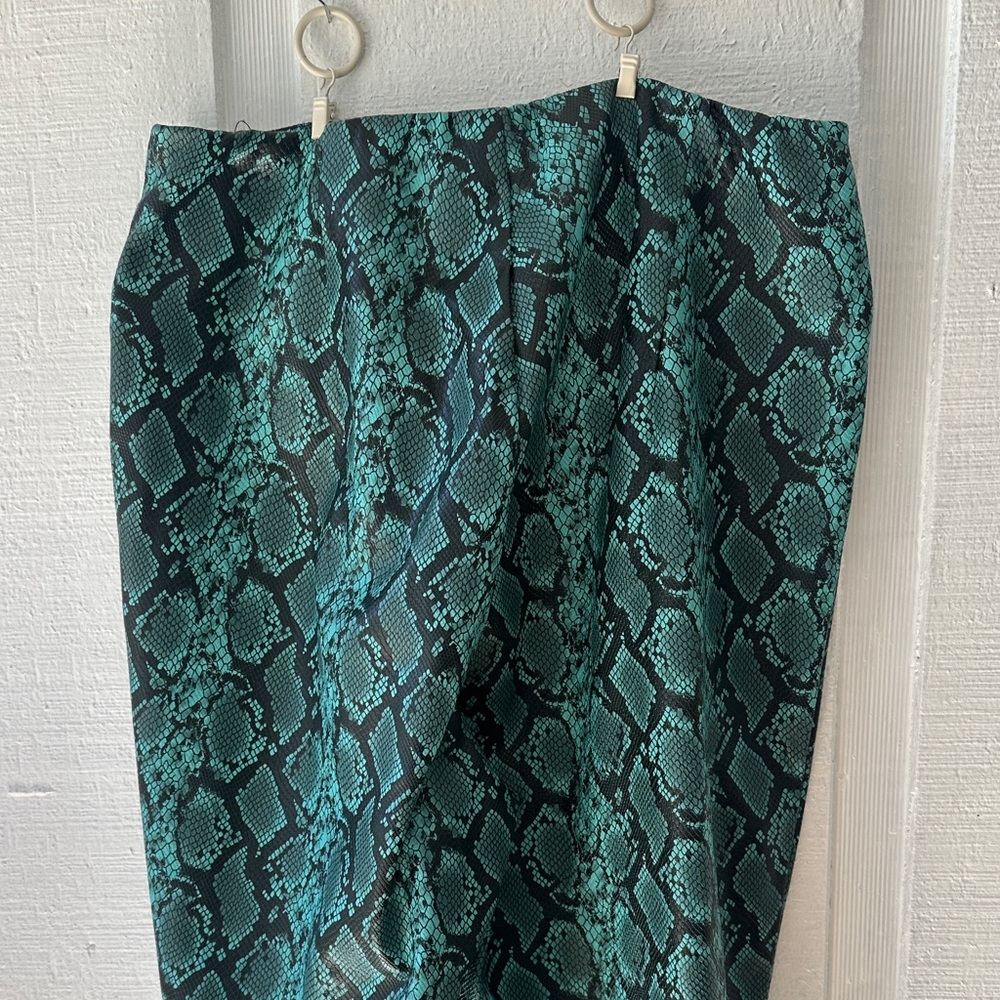Tiger Mist Teal and Black Snake Print Faux Leather Pants - Picture 6 of 6